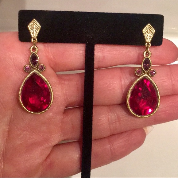 Vintage Teardrop Earrings - Picture 3 of 4